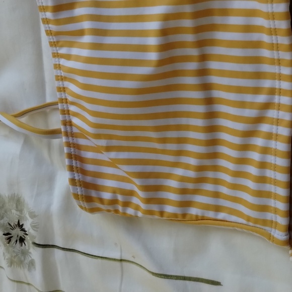 NANA YELLOW BIKINI SIZE SMALL - Picture 2 of 4